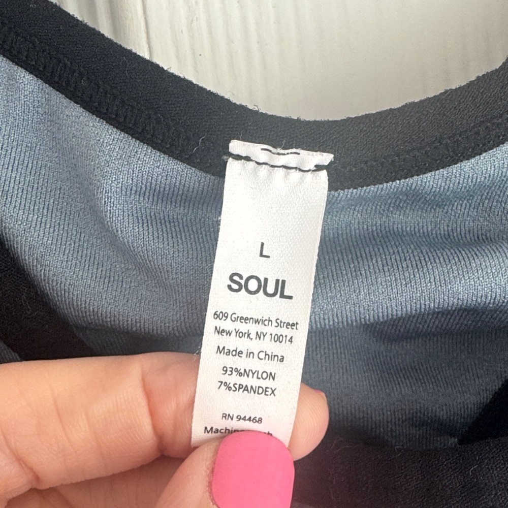 Soul by SoulCycle Black Tie-Dye High Neck Sports Bra - Picture 3 of 4